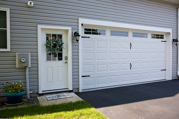 24/7 Emergency Garage Door Panel Replacement experts in Fyffe, AL